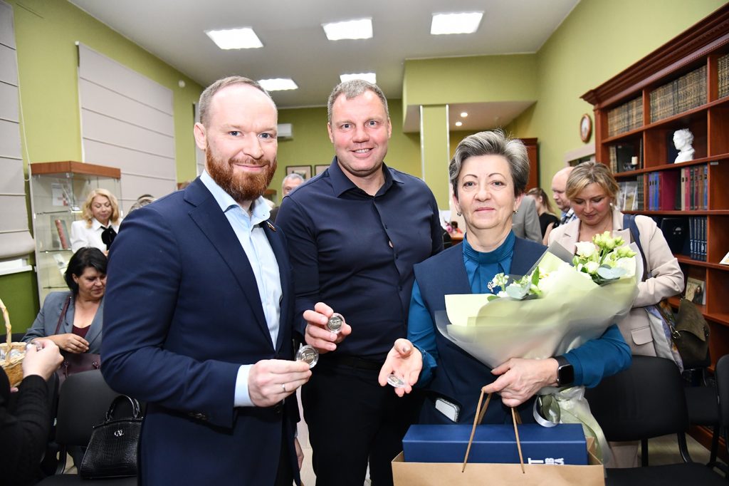 Библиотека имени Чехова принимала поздравления с юбилейной датой